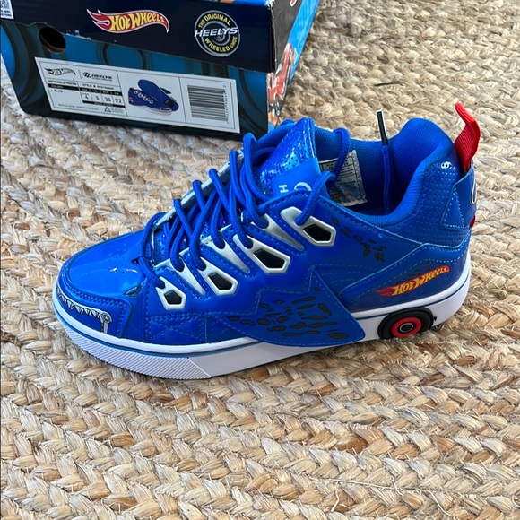 Heelys Blue Roller Shoes - Picture 9 of 16
